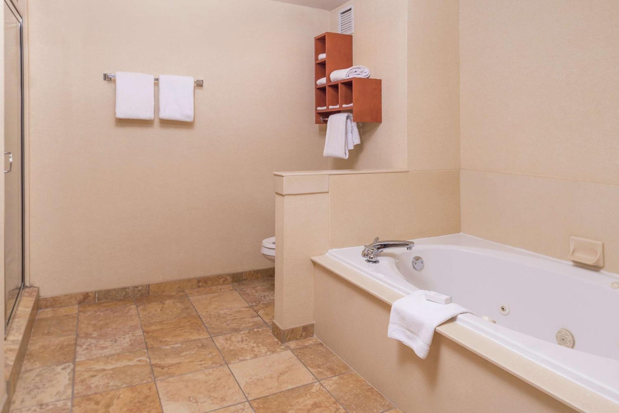 Hampton Inn & Suites Charlotte Arrowood Rd Kültér fotó