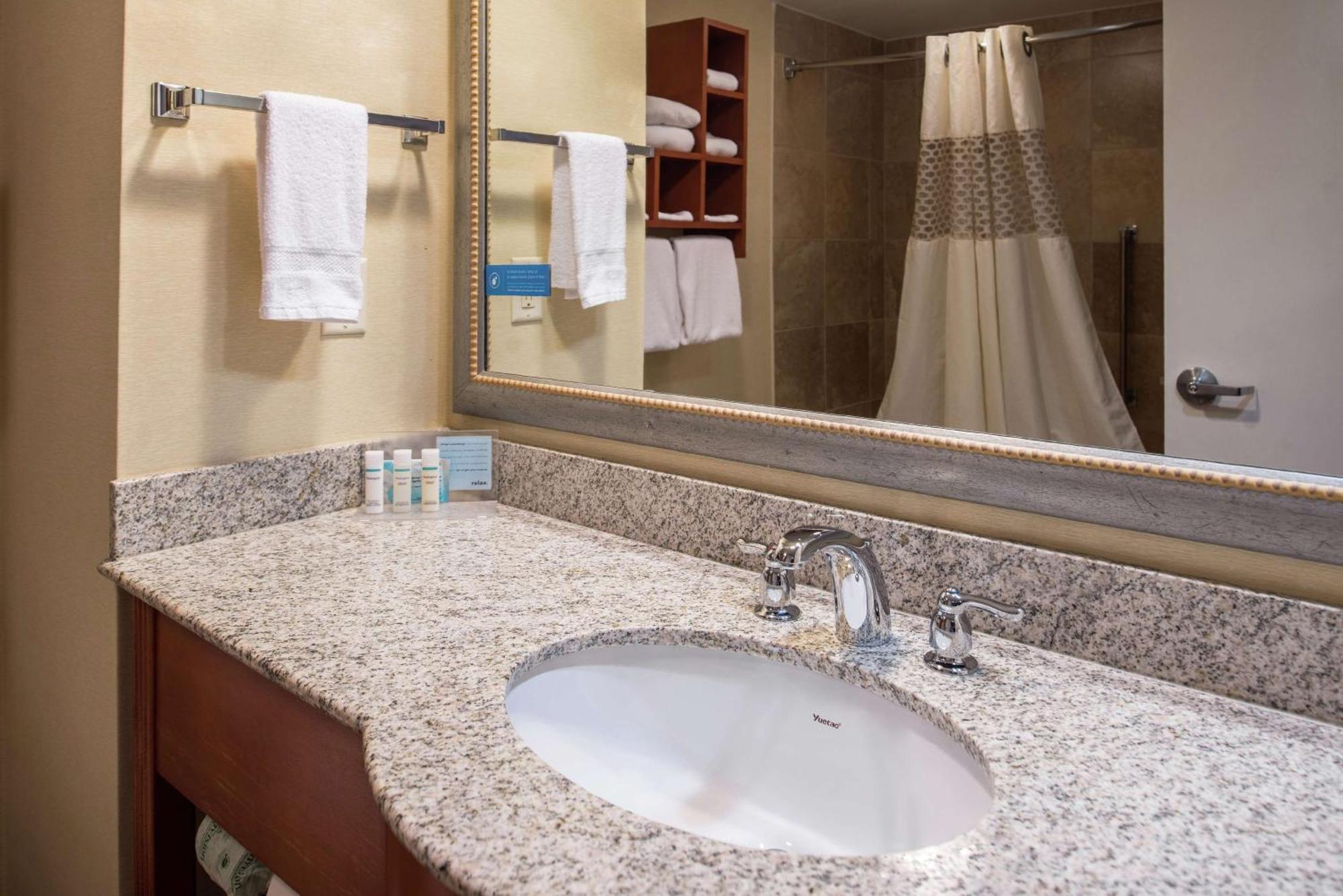 Hampton Inn & Suites Charlotte Arrowood Rd Kültér fotó