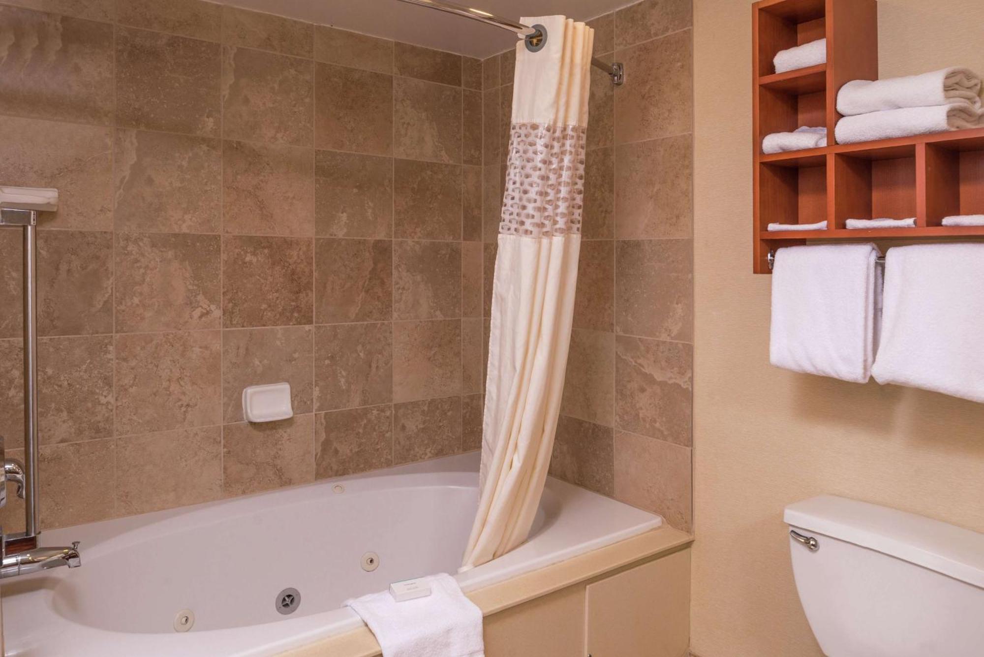 Hampton Inn & Suites Charlotte Arrowood Rd Kültér fotó